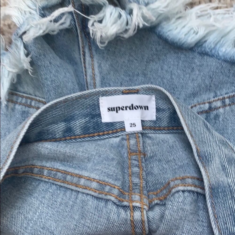 Superdown Rooney distressed denim shorts - Picture 4 of 5